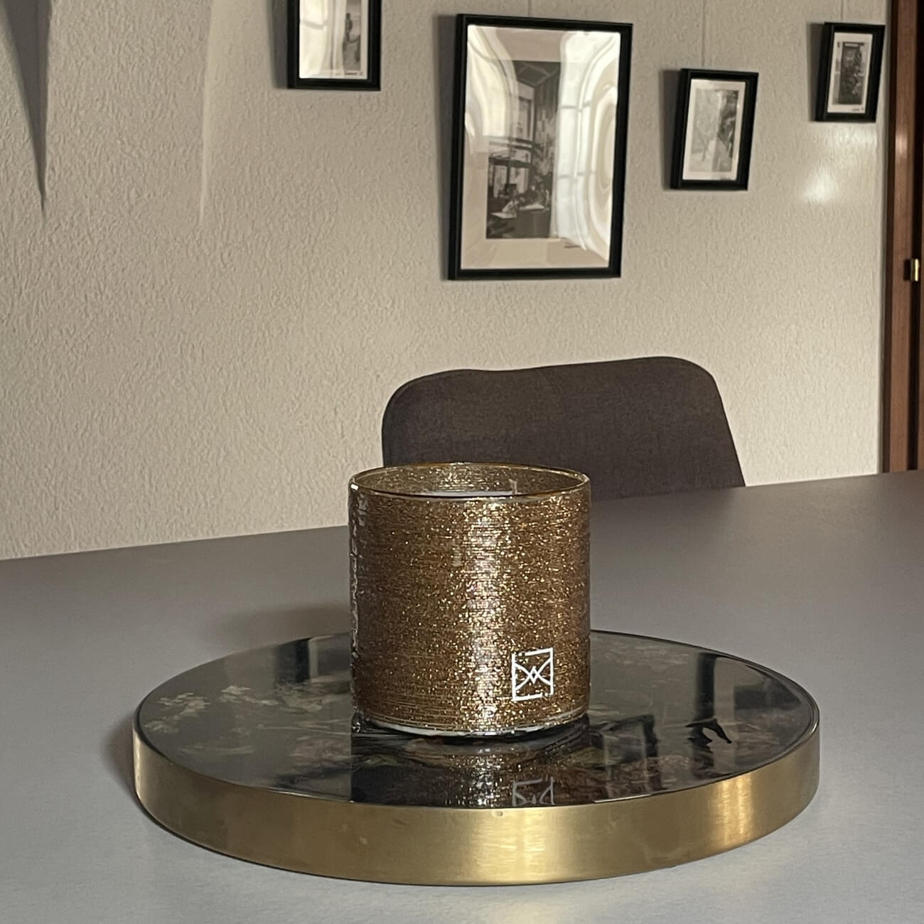 Grande bougie parfumée écologique ERRA de 300g - Edition spécial Noël en dorée sophistiquée et élégante